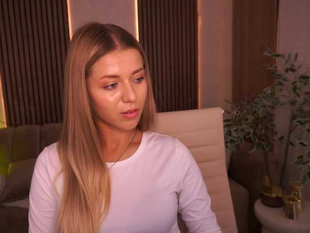 LoveeDove live cam on BongaCams