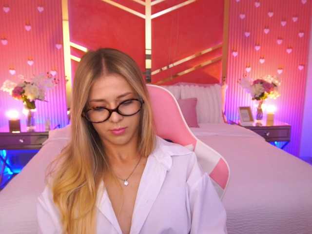 LoveeDove live cam on BongaCams