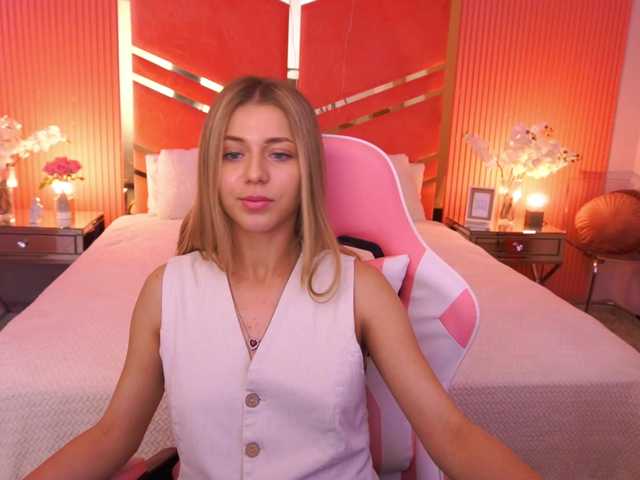 LoveeDove live cam on BongaCams