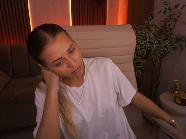 LoveeDove live cam on BongaCams