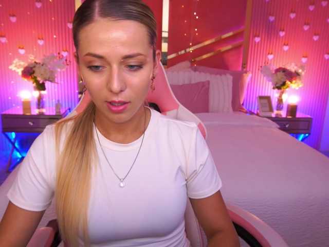 LoveeDove live cam on BongaCams