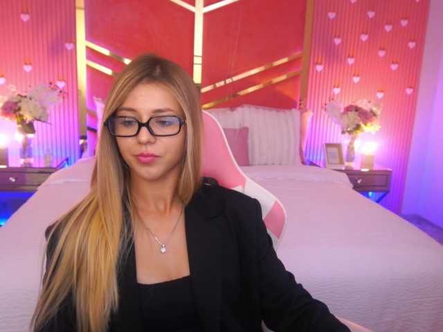 LoveeDove live cam on BongaCams