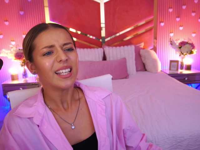 LoveeDove live cam on BongaCams