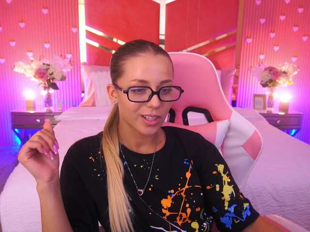 LoveeDove live cam on BongaCams