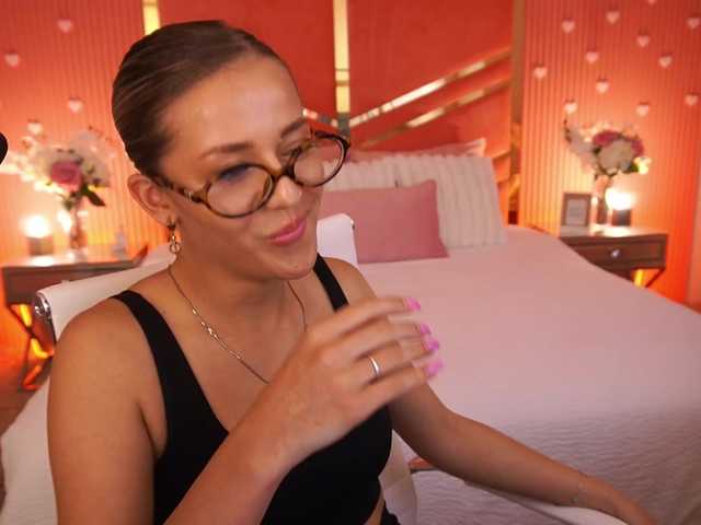 LoveeDove live cam on BongaCams