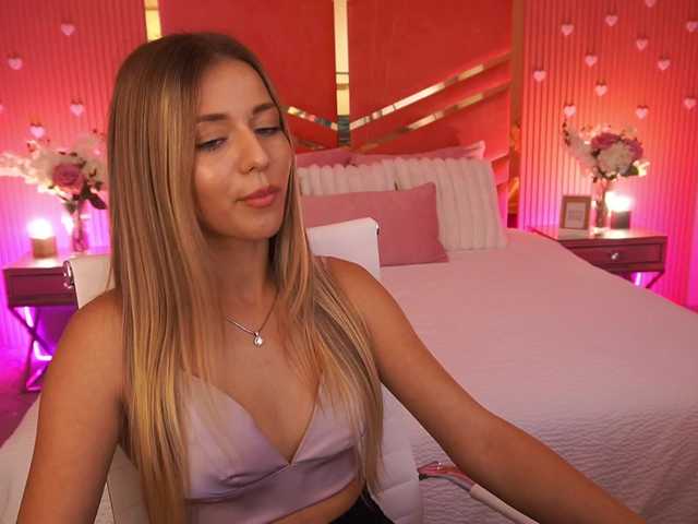 LoveeDove live cam on BongaCams