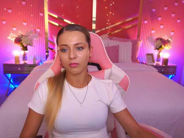 LoveeDove live cam on BongaCams