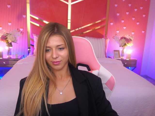 LoveeDove live cam on BongaCams