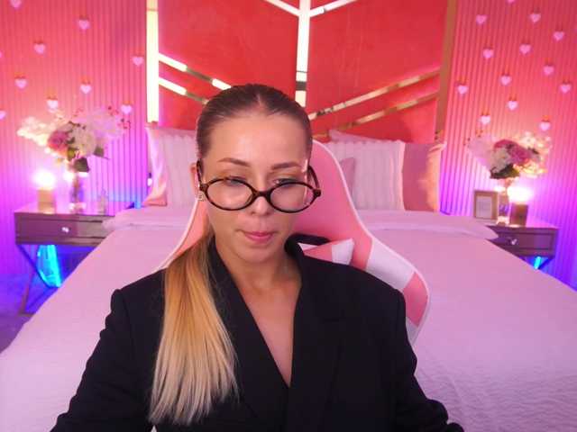 LoveeDove live cam on BongaCams
