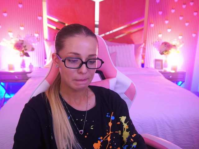 LoveeDove live cam on BongaCams
