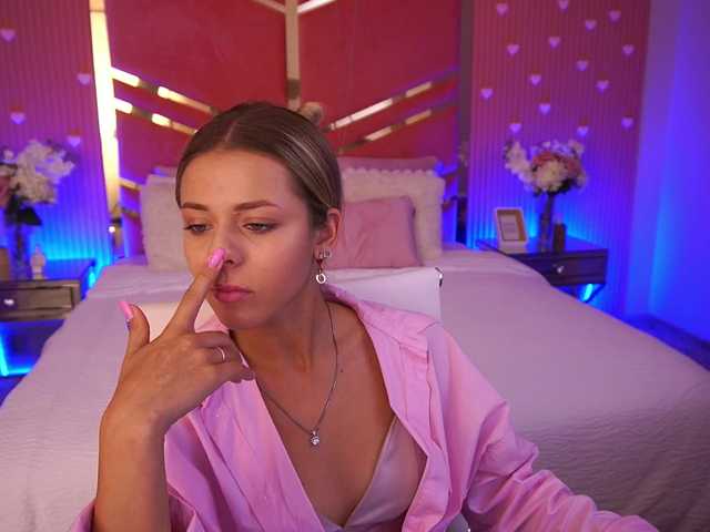 LoveeDove live cam on BongaCams