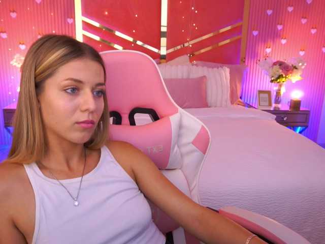 LoveeDove live cam on BongaCams