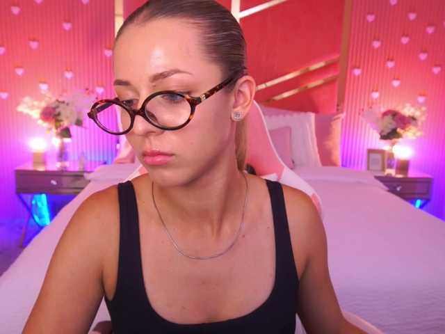 LoveeDove live cam on BongaCams