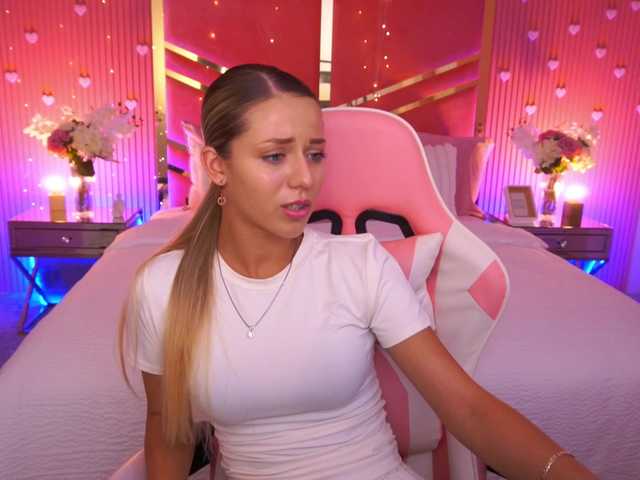 LoveeDove live cam on BongaCams