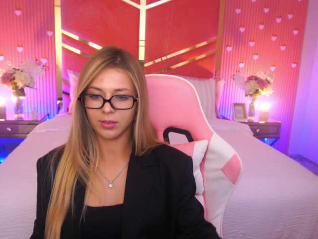 LoveeDove live cam on BongaCams