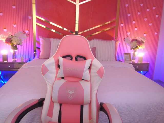LoveeDove live cam on BongaCams