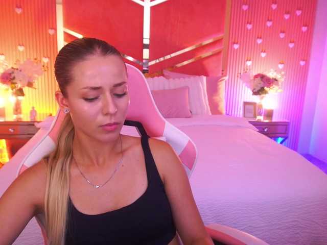 LoveeDove live cam on BongaCams