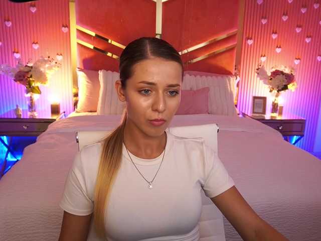 LoveeDove live cam on BongaCams
