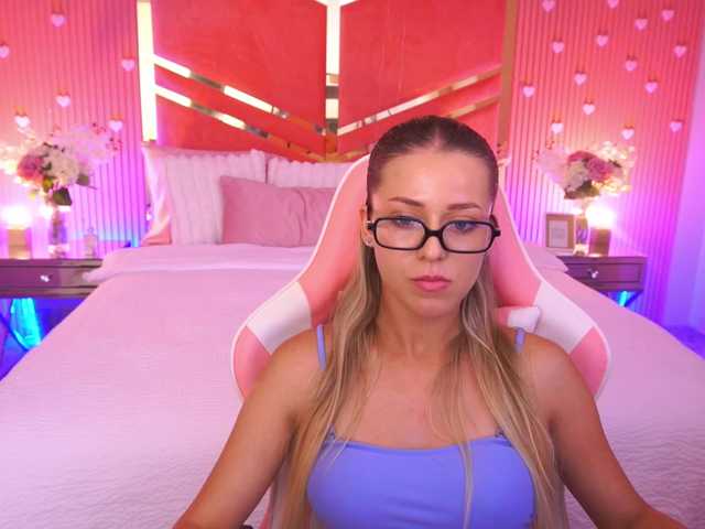 LoveeDove live cam on BongaCams