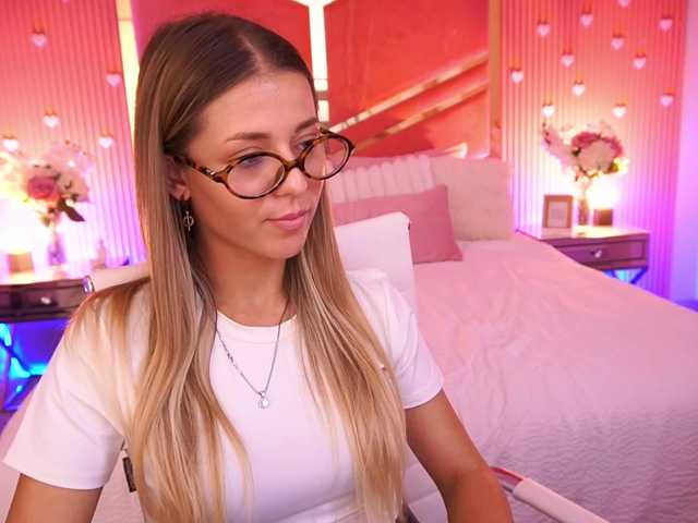 LoveeDove live cam on BongaCams