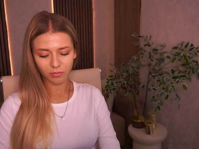 LoveeDove live cam on BongaCams