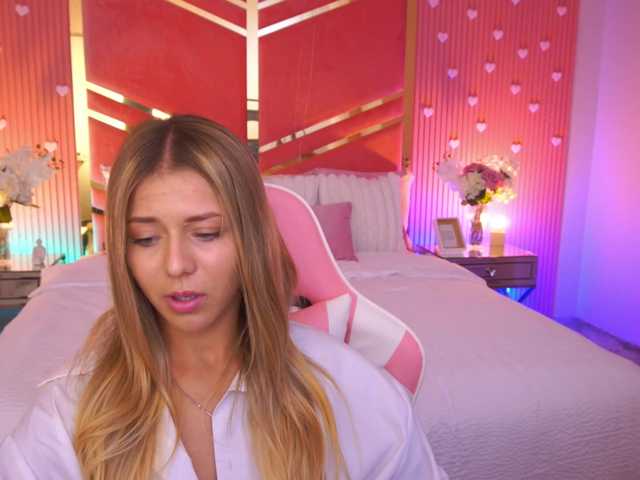 LoveeDove live cam on BongaCams