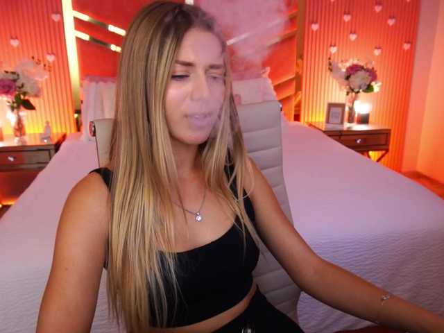 LoveeDove live cam on BongaCams