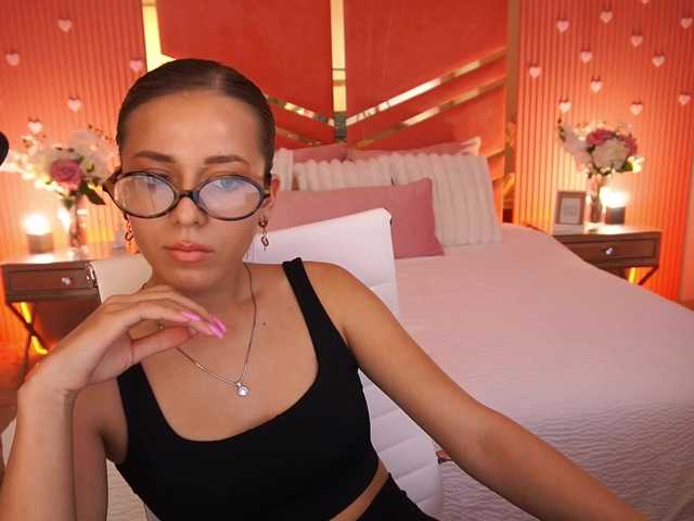 LoveeDove live cam on BongaCams