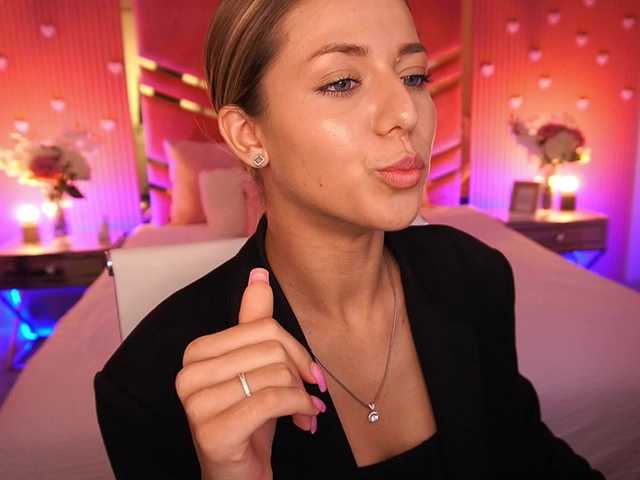 LoveeDove live cam on BongaCams