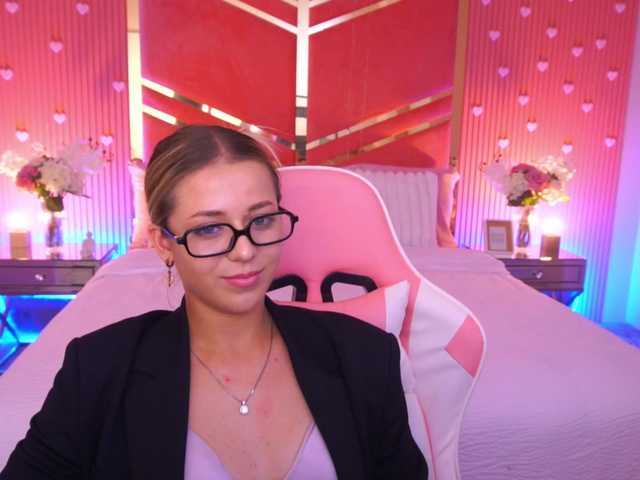 LoveeDove live cam on BongaCams