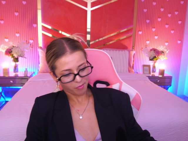 LoveeDove live cam on BongaCams