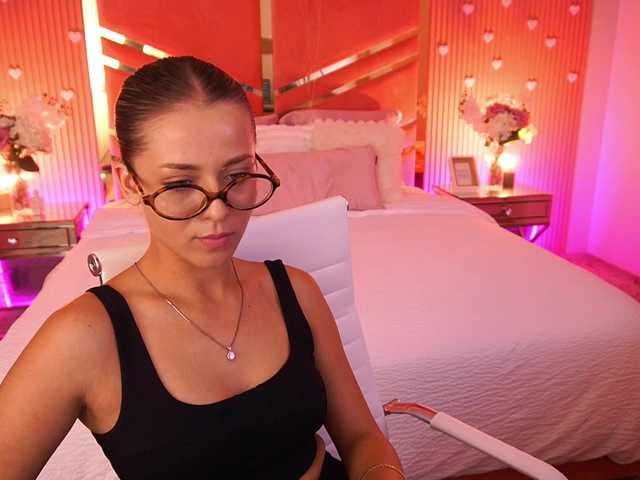 LoveeDove live cam on BongaCams
