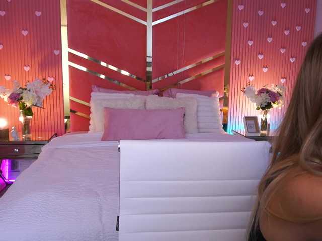 LoveeDove live cam on BongaCams