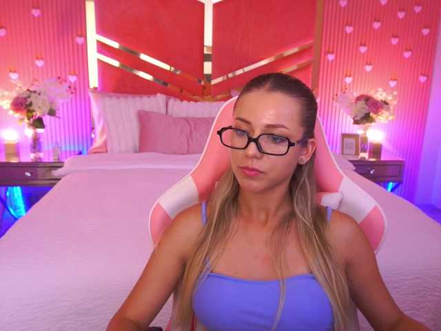 LoveeDove live cam on BongaCams
