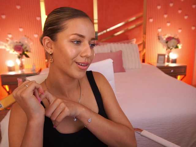 LoveeDove live cam on BongaCams