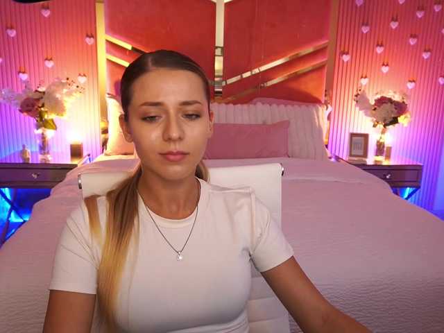 LoveeDove live cam on BongaCams