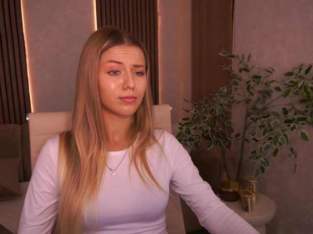 LoveeDove live cam on BongaCams