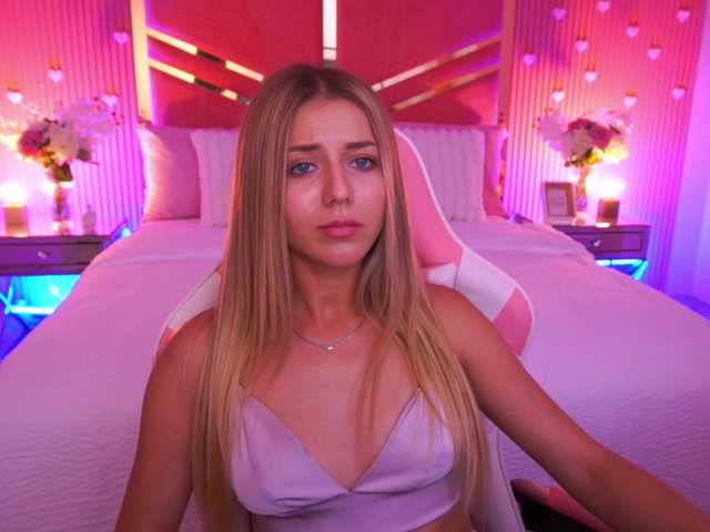 LoveeDove live cam on BongaCams