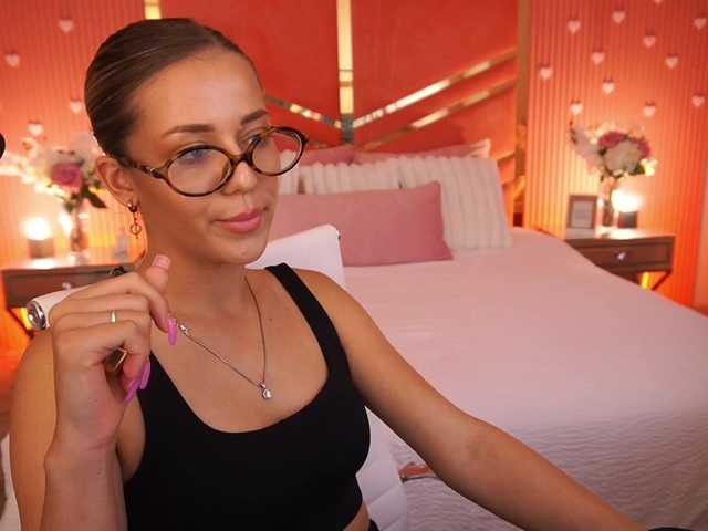 LoveeDove live cam on BongaCams