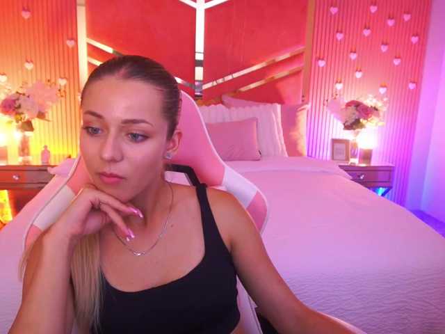 LoveeDove live cam on BongaCams