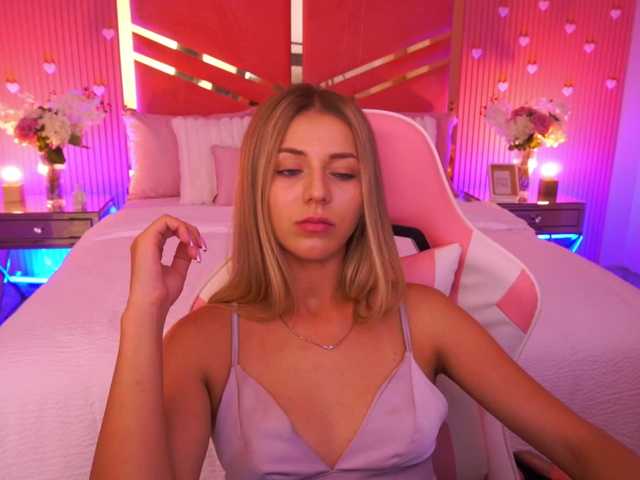 LoveeDove live cam on BongaCams