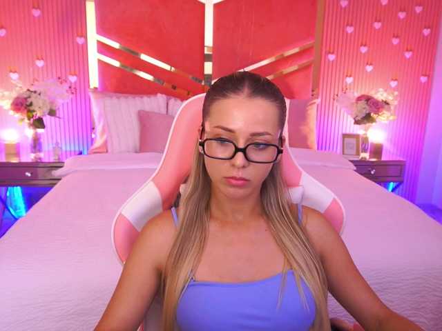 LoveeDove live cam on BongaCams