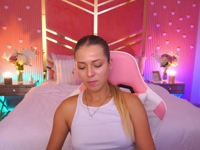 LoveeDove live cam on BongaCams