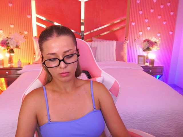 LoveeDove live cam on BongaCams
