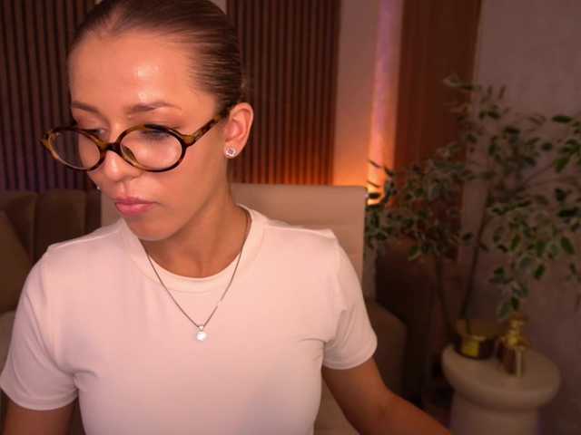 LoveeDove live webcam show