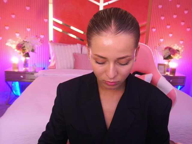 LoveeDove live cam on BongaCams