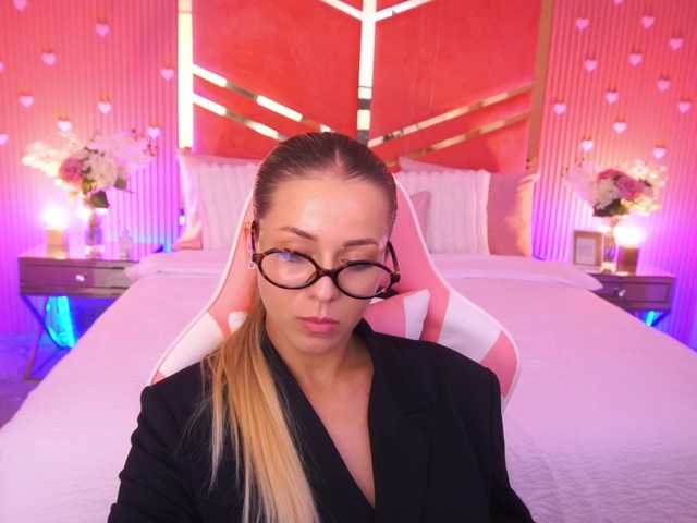 LoveeDove live cam on BongaCams