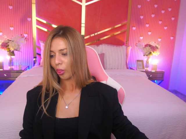 LoveeDove live cam on BongaCams