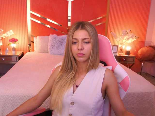 LoveeDove live cam on BongaCams