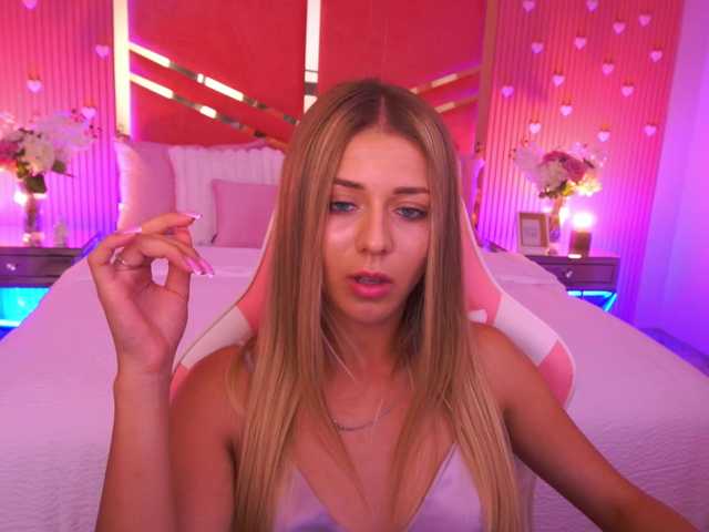 LoveeDove live cam